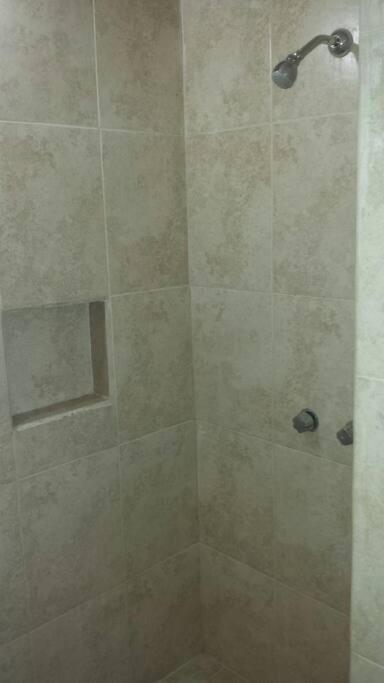 DepaB privado, centrico,Wifi 80 mb ,aire acondicionado ,cocina, cochera techada, Ciudad Valles Exterior foto