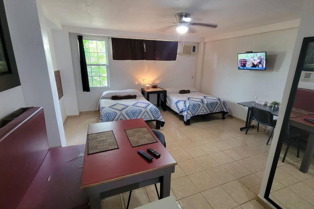 DepaB privado, centrico,Wifi 80 mb ,aire acondicionado ,cocina, cochera techada, Ciudad Valles Exterior foto